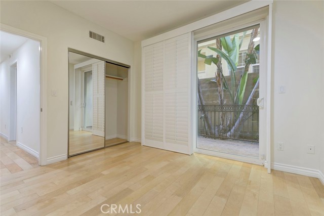 Detail Gallery Image 28 of 32 For 556 E Palm Ave #102,  Burbank,  CA 91501 - 3 Beds | 3 Baths