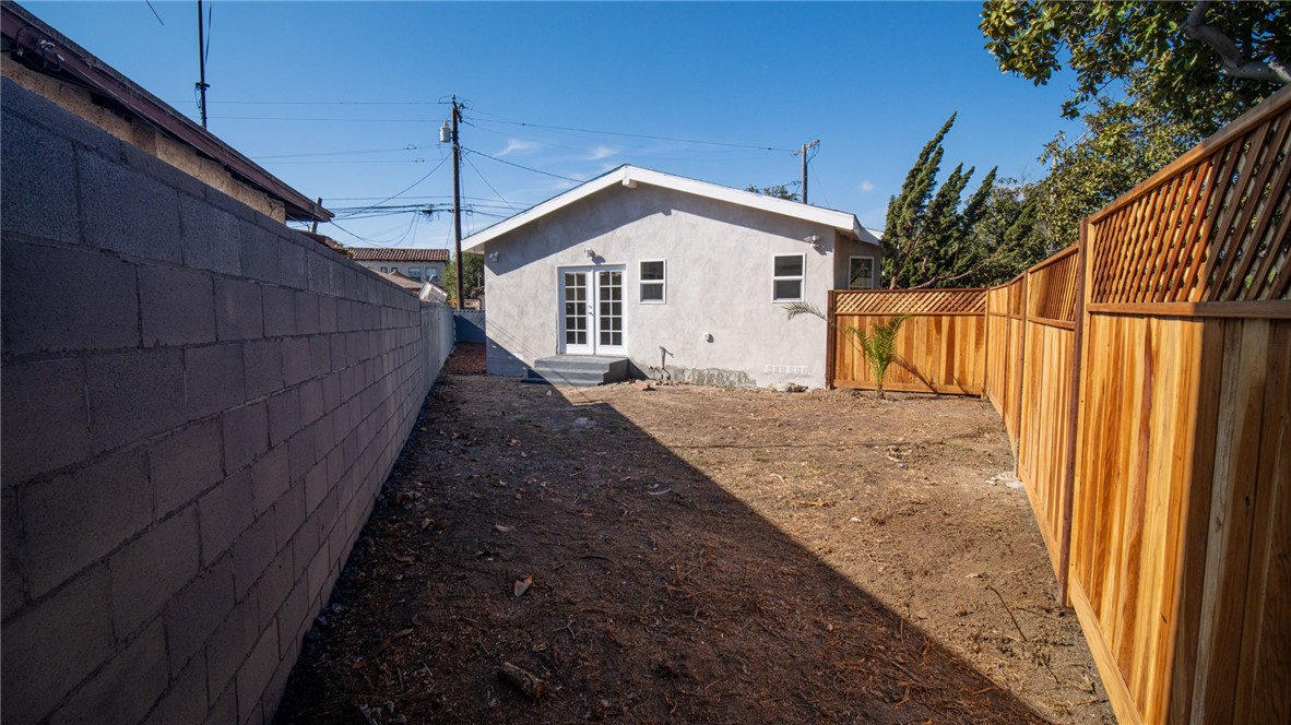 Detail Gallery Image 27 of 33 For 5478 E Pacific Coast, Long Beach,  CA 90804 - 3 Beds | 3 Baths