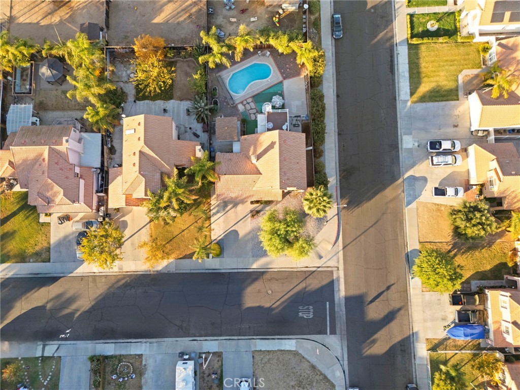 https://media.crmls.org/medias/cd43e1c3-699b-45f4-b2d2-91209a93bb4c.jpg?preset=X-Large