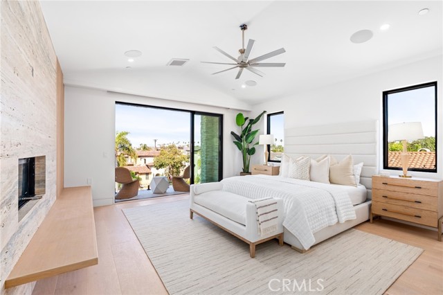 Detail Gallery Image 28 of 45 For 520 11th St, Huntington Beach,  CA 92648 - 3 Beds | 3/1 Baths