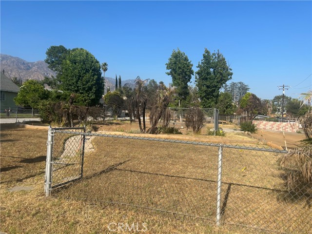 Detail Gallery Image 4 of 11 For 2262 Glenrose Ave, Altadena,  CA 91001 - – Beds | – Baths