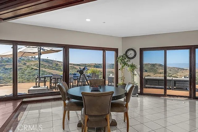 Detail Gallery Image 8 of 37 For 868 Avenida Acapulco, San Clemente,  CA 92672 - 5 Beds | 4/1 Baths