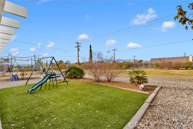 Detail Gallery Image 31 of 39 For 15888 Saint Timothy, Apple Valley,  CA 92307 - 4 Beds | 2 Baths