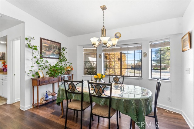 Detail Gallery Image 8 of 38 For 20071 Serrano, Apple Valley,  CA 92307 - 3 Beds | 2 Baths