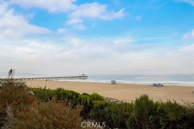 609 15th Street, Manhattan Beach, California 90266, 5 Bedrooms Bedrooms, ,1 BathroomBathrooms,Residential,Sold,15th,SB21193724