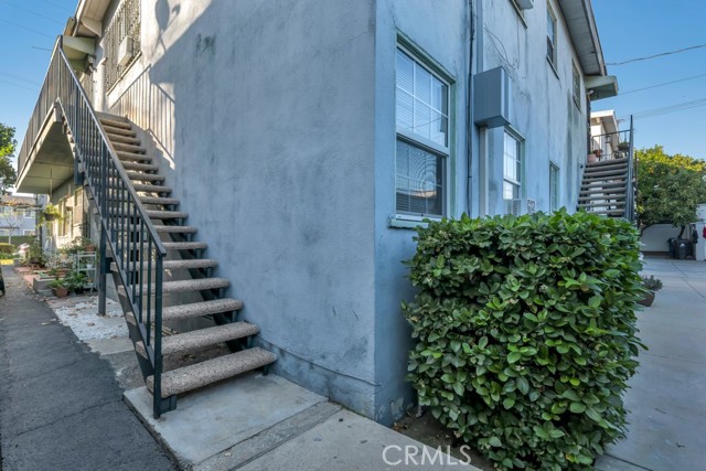 Detail Gallery Image 4 of 58 For 6308 Coldwater Canyon, North Hollywood,  CA 91606 - – Beds | – Baths