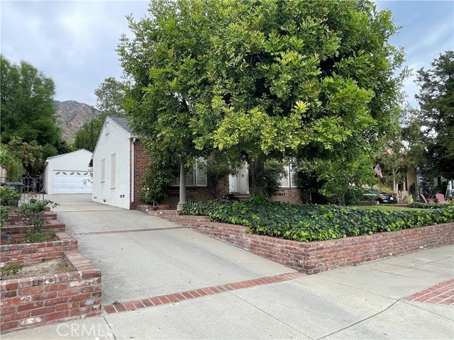 643 W Alegria Avenue, Sierra Madre CA: https://media.crmls.org/medias/cd468d76-c21a-4b38-90c3-3065b9ccc006.jpg