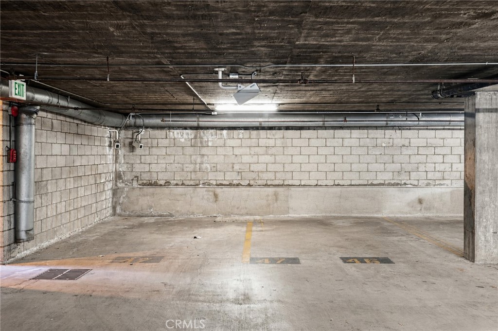 https://media.crmls.org/medias/cd46a5e5-f474-4435-9670-c6cd2afe62e1.jpg?preset=X-Large