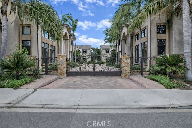 Detail Gallery Image 17 of 17 For 258 Santa Isabel Ave, Costa Mesa,  CA 92627 - 5 Beds | 5/1 Baths