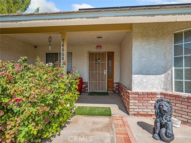 18668 Kamana Road, Apple Valley CA: https://media.crmls.org/medias/cd46f8f5-d2ec-4b66-8bca-d0f7d41a32f9.jpg