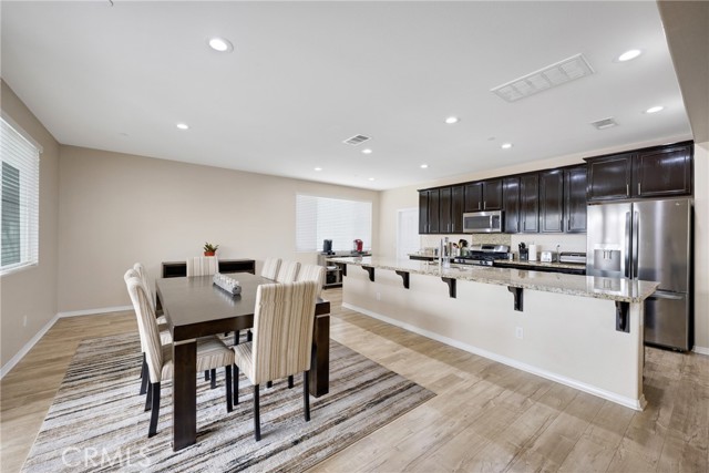 Detail Gallery Image 14 of 44 For 17984 Valerian Way, San Bernardino,  CA 92407 - 4 Beds | 3 Baths