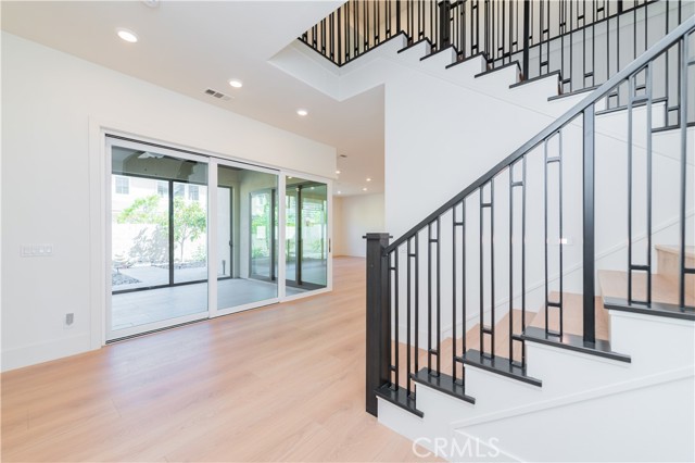 Detail Gallery Image 2 of 50 For 72 Crater, Irvine,  CA 92618 - 3 Beds | 3/1 Baths
