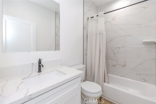 25101 Vermont Drive, Newhall CA: https://media.crmls.org/medias/cd485005-286c-4daf-a601-e95d277eb863.jpg