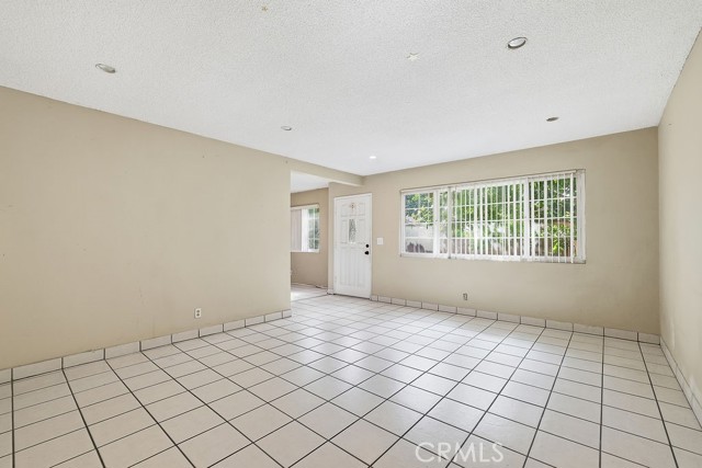 Detail Gallery Image 3 of 41 For 726 Weelo Dr, Costa Mesa,  CA 92627 - 4 Beds | 2 Baths