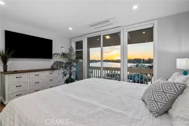 Detail Gallery Image 13 of 27 For 16443 Harbour Ln #11,  Huntington Beach,  CA 92649 - 2 Beds | 2/1 Baths