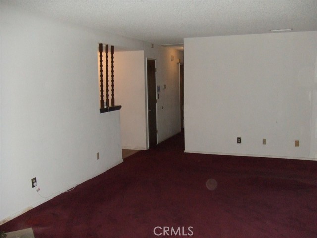 16069 Jasmine Street, Victorville CA: https://media.crmls.org/medias/cd494c04-c129-43a2-99a7-5b9adc35890f.jpg