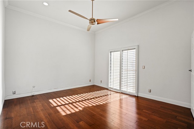 Detail Gallery Image 11 of 28 For 18409 Collins Street #D,  Tarzana,  CA 91356 - 2 Beds | 2/1 Baths