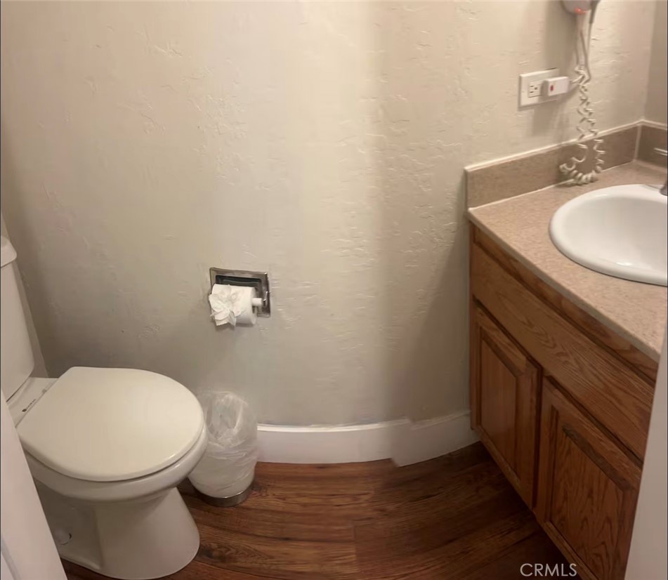 https://media.crmls.org/medias/cd49b8b7-084a-437f-84ab-d28a5692aeb8.jpg?preset=X-Large