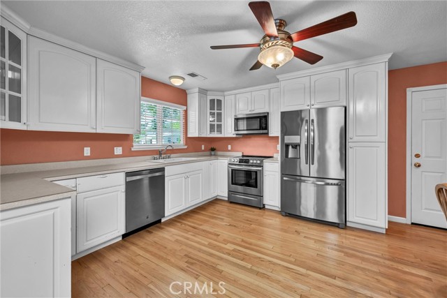 Detail Gallery Image 9 of 24 For 944 First St, Lakeport,  CA 95453 - 4 Beds | 1/1 Baths