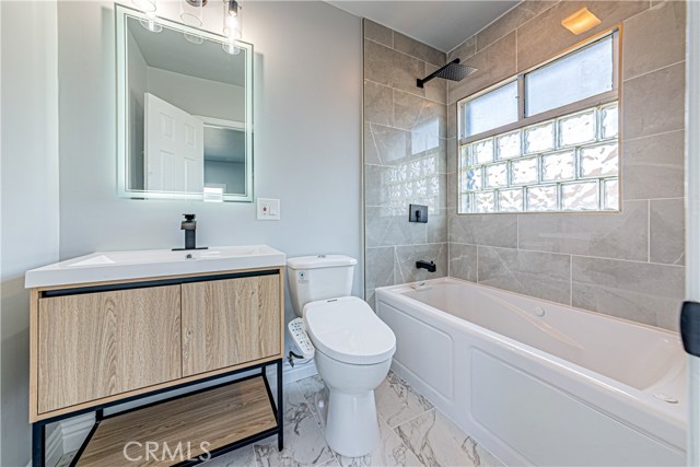 5334 S Victoria Avenue, Los Angeles CA: https://media.crmls.org/medias/cd4a240c-a582-41b1-998d-6ce7ee8b8278.jpg