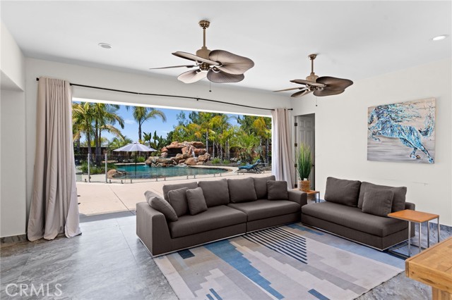 15020 Applewood Court, San Diego CA: https://media.crmls.org/medias/cd4a3974-cd21-46d9-96de-5870217fa3cb.jpg