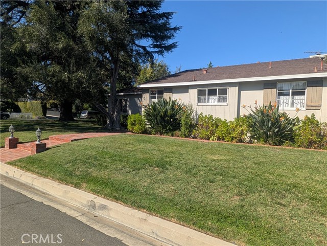 11581 Valley Spring Ln photo 2