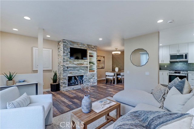 Front Image Thumbnail for CRPW25263177