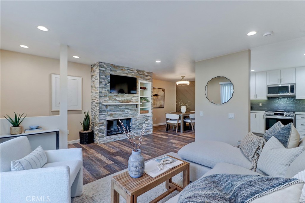 3605 E Anaheim Street #102