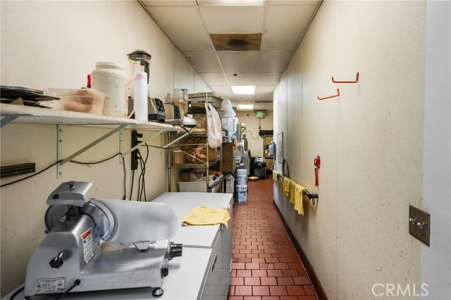 200 Main, Huntington Beach CA: https://media.crmls.org/medias/cd4c0772-1406-46ea-b6a1-56ea33bb2beb.jpg