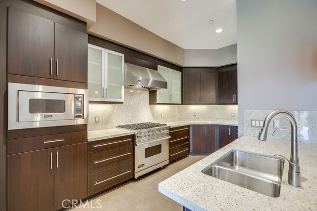 Detail Gallery Image 12 of 75 For 402 Rockefeller #410,  Irvine,  CA 92612 - 2 Beds | 2/1 Baths