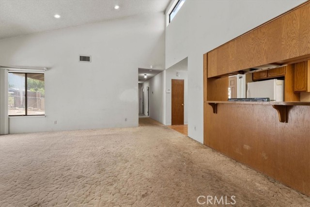 18510 Santa Fe Avenue, San Bernardino CA: https://media.crmls.org/medias/cd4c377c-7ab6-42b1-b3a5-7309140d719d.jpg