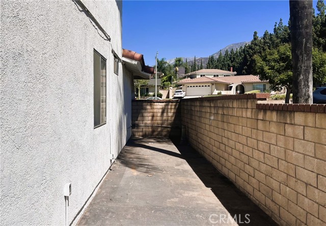 1226 Azalea Court, Upland CA: https://media.crmls.org/medias/cd4c5a38-2bb9-49da-8710-a31fd4c67591.jpg