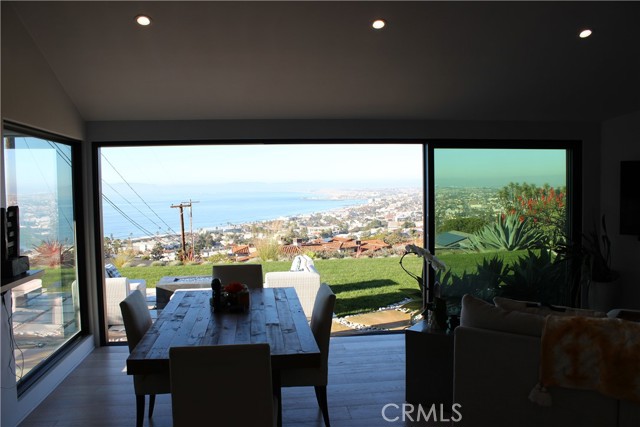 Detail Gallery Image 6 of 26 For 161 via Pasqual, Redondo Beach,  CA 90277 - 3 Beds | 2 Baths