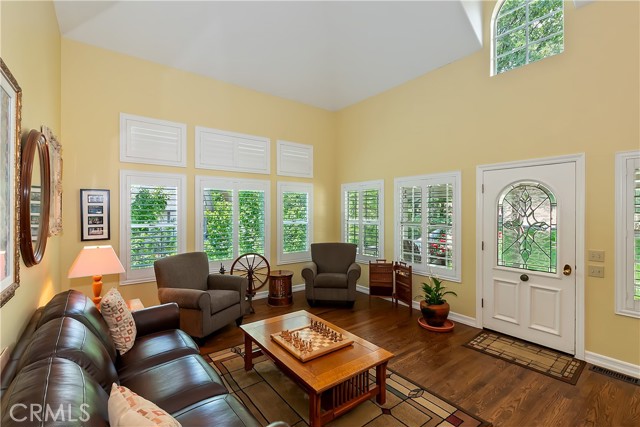 27781 St Bernard Lane, Lake Arrowhead CA: https://media.crmls.org/medias/cd4d8b9b-9379-49f8-a8d2-e68ce011db26.jpg