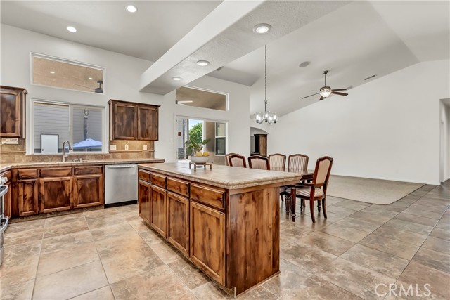 Detail Gallery Image 23 of 54 For 300 S Lombardi St, Porterville,  CA 93257 - 4 Beds | 2 Baths