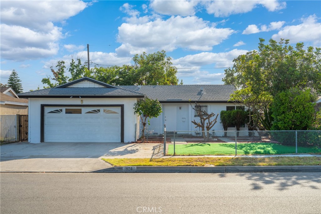 928 S Laurel St.