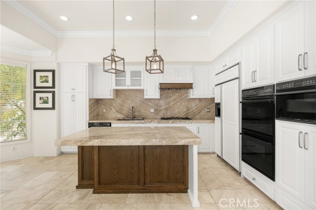 81 Chandon, Newport Coast CA: https://media.crmls.org/medias/cd4f0435-ba38-497f-b575-9c8d67bcd8da.jpg