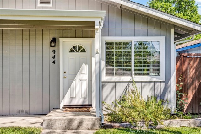Detail Gallery Image 4 of 24 For 944 First St, Lakeport,  CA 95453 - 4 Beds | 1/1 Baths
