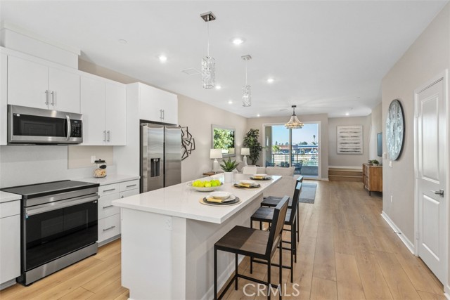 Detail Gallery Image 15 of 31 For 109 S Laxore St #303,  Anaheim,  CA 92804 - 4 Beds | 3/1 Baths