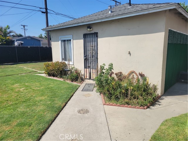 Detail Gallery Image 4 of 12 For 1008 E 67th St, Long Beach,  CA 90805 - 4 Beds | 3 Baths