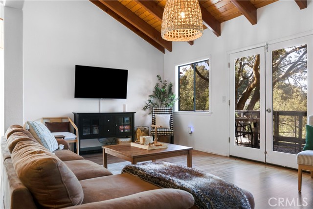 Detail Gallery Image 8 of 30 For 290 Davos Dr, Crestline,  CA 92325 - 3 Beds | 2/1 Baths