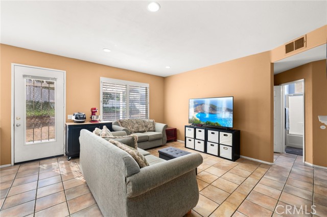 Image 5 of 41 For 909 Heron Drive