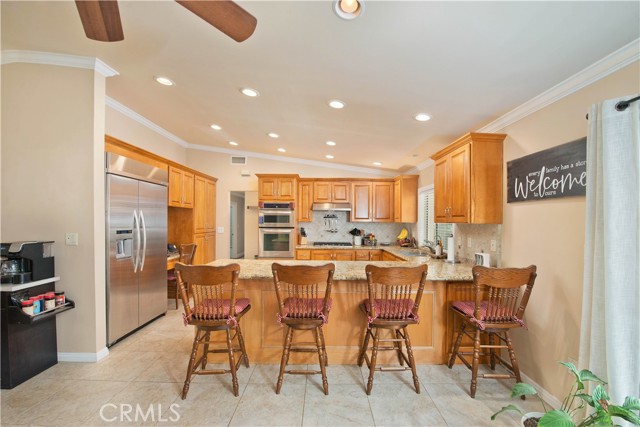 Detail Gallery Image 10 of 31 For 15877 Warm Springs Dr, Canyon Country,  CA 91387 - 5 Beds | 3 Baths