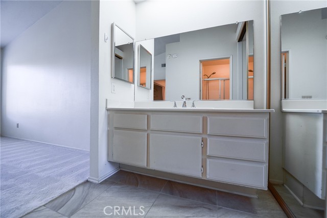 116 Costero Aisle, Irvine CA: https://media.crmls.org/medias/cd53a581-5fe1-42eb-b6dd-1dce914f3ef8.jpg