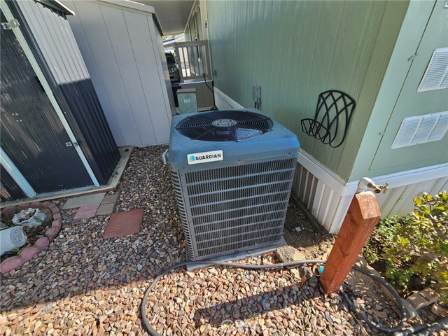 24414 University Avenue, Loma Linda CA: https://media.crmls.org/medias/cd53e5cd-721f-47e8-a72b-c4e67ada4de0.jpg