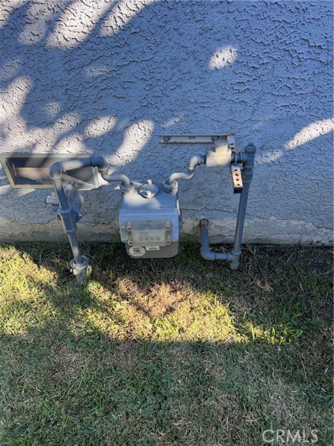 1222 E 103rd Street, Los Angeles CA: https://media.crmls.org/medias/cd540aac-3675-4e93-805c-4cf8a1d12365.jpg