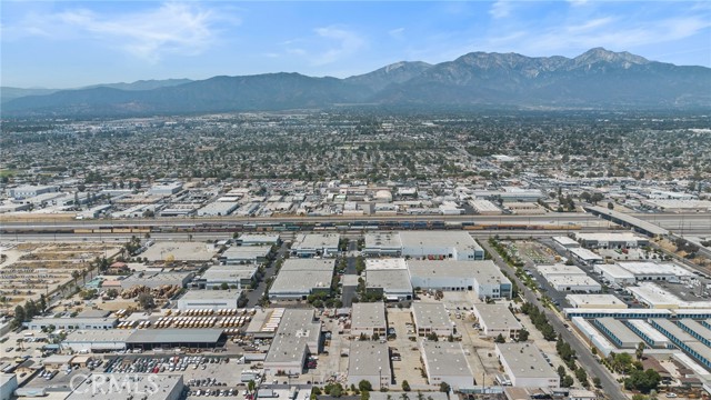 620 S Magnolia Avenue, Ontario CA: https://media.crmls.org/medias/cd541c3e-bae8-4f48-b075-49eecbcf57dd.jpg
