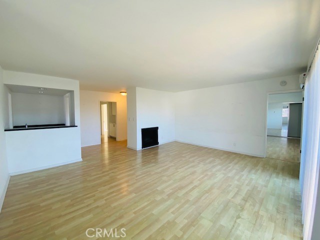 Detail Gallery Image 4 of 25 For 811 6th St #305,  Santa Monica,  CA 90403 - 3 Beds | 2 Baths