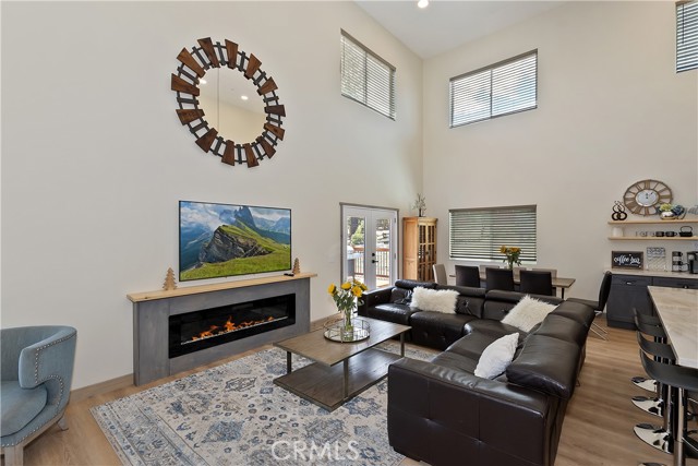 1215 Valley View Drive, Big Bear City CA: https://media.crmls.org/medias/cd5523f1-5f94-419e-8ddb-5fb0e14ab63a.jpg