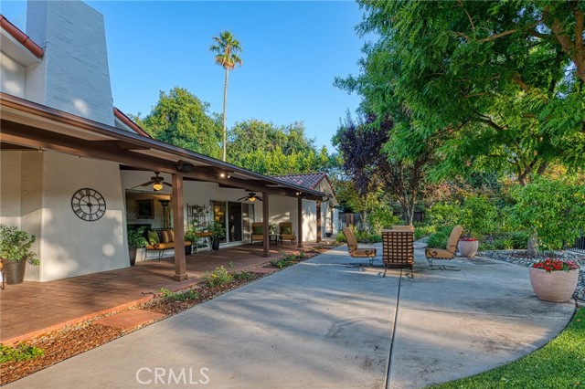 6695 N Van Ness Boulevard, Fresno CA: https://media.crmls.org/medias/cd559fd4-2b92-4722-bfa5-23dc851ee37a.jpg